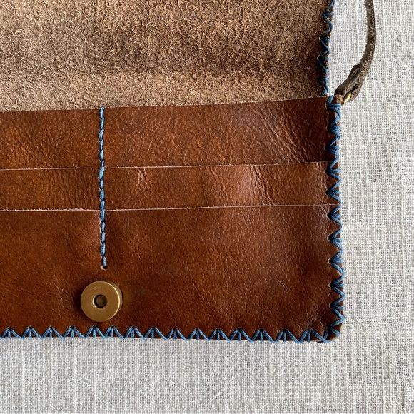 Handmade Leather Crossbody Purse Cardholder Bag Hand-Stitched - Picture 11 of 12